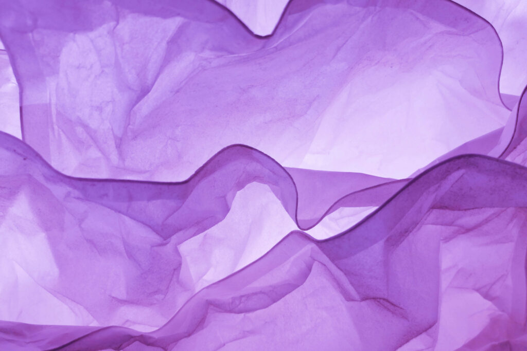 Kolor fioletowy - w marketingu symbol kreatywności, bogactwa, fantazji i kreatywności.